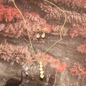 Elegant Gold Necklace and Earring Set